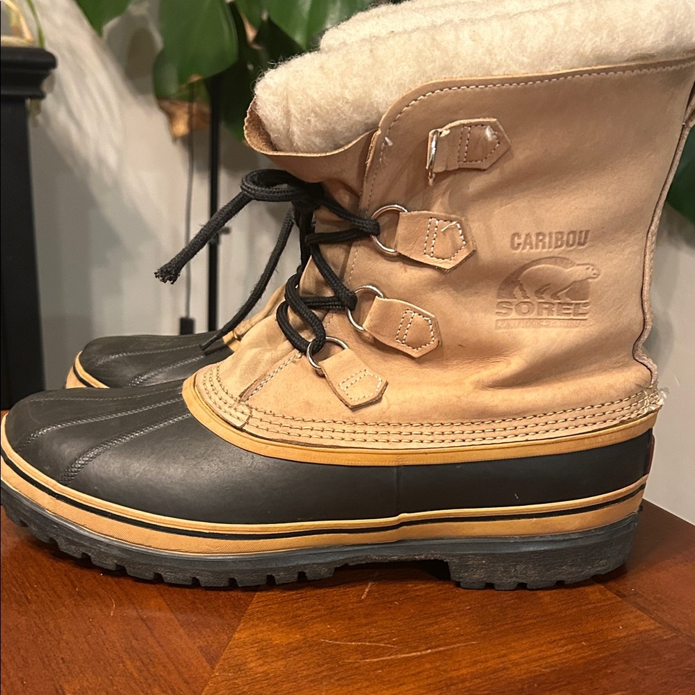 Men’s Sorel Caribou Boots in Black and Tan